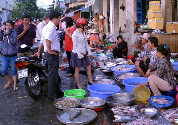 Chợ xóm Lưới – Địa điểm mua hải sản Vũng Tàu tươi ngon, giá rẻ